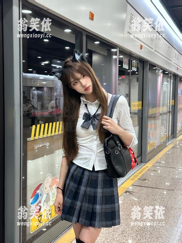 在安卓上，www.17的瓜果真好吃，但味道辣得让人想哭