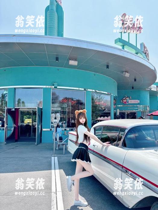 在17c吃瓜网络世界游走，永不迷路的黑料引得我不知不觉就沉迷其中！
