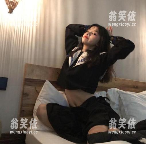 链接在手，瓜在嘴，91cg06.com教你变身吃瓜路人甲！