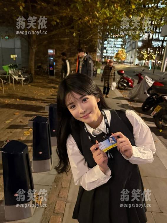 追逐黑料的脚步，tttzzz.su的永久入口，在窗边悄声呼唤着你...