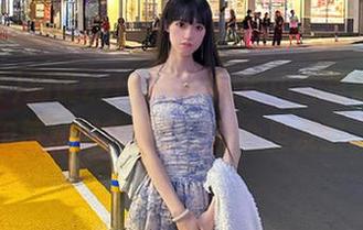 别说zztt21app的内容没意思，但每次用完我都觉得心里发空。