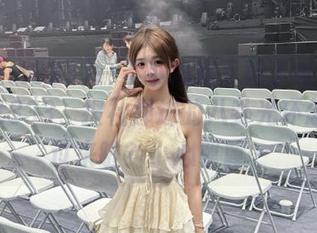 一不小心就下载了www.zzzttt333，报社那边的八卦光环怎么盖过来啦？小心翼翼…
