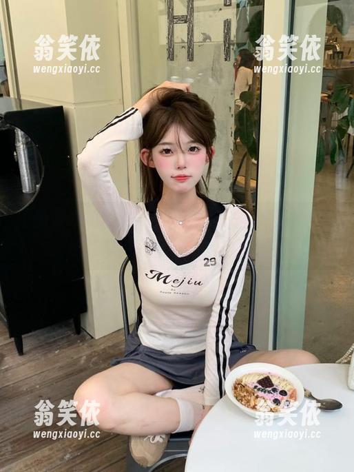 免费吃瓜网 一边咬着瓜子一边逗猫,免费吃瓜网是我的日常小乐趣。