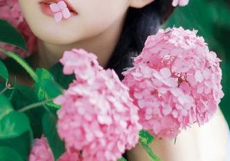 登录吃瓜网站，蹲守最新闹剧快报，等着看戏！