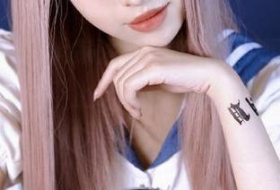 大家注意，这条“网曝黑料”的线路可能不止于表面，看得我一阵激动！