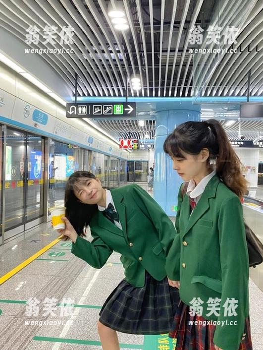 “网曝黑料app”——新一期“道德交流群”，谁最该被拉黑？
