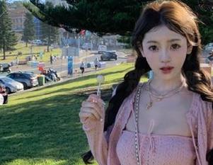 线上黑料吃瓜网，信息流通迅速得像是高速线路，别眨眼哦，瓜就要来了！